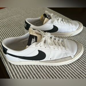 Nike Blazer 77 Low Womens Size 11